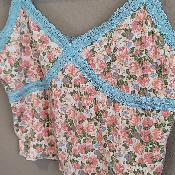 Floral Tank - Picture 2 of 5